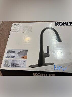Matte Black Kitchen Faucet with Pull-Down Spray